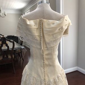 Vintage Ivory Off Shoulder Wedding Dress